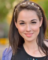 Skinny amateur teen Rachel slowly takes off her clothes and poses in public