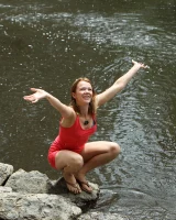 Hairy pussy Billie in bikini at the river