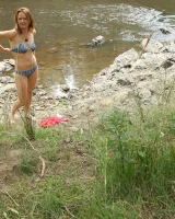 Hairy pussy Billie in bikini at the river
