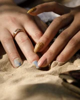 Young beach bikini blonde goddesses Rune Kimele and Bernie Svintis