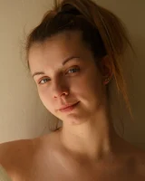 Hot arizona baby Zoey Lee in red bikini has big boobs