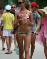 Candid chicks in sexy bikinis