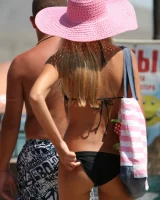 Candid chicks in sexy bikinis